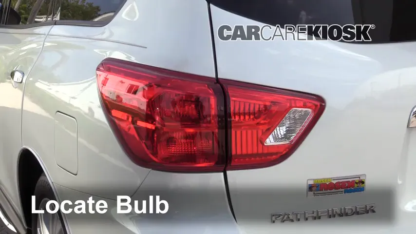 2018 Nissan Pathfinder S 3.5L V6 Éclairage Feu clignotant arrière (remplacer l'ampoule)